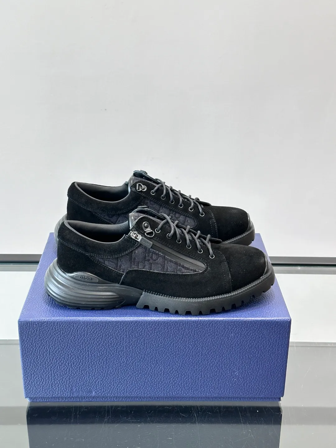 Men's shoes 💰p560 "Dio＊" Combat Derby Shoes Dior Combat Derby Shoes, black calfskin + Dior Oblique embroidery, highly recognizable. Shoelaces + technical zippers make it easy to put on and take off. The EVA hybrid soles are light and comfortable, with a sense of sportiness and fashion. They are great for daily wear or sports. They are the perfect combination of high fashion and functionality. size: 39-44 (38.45 customized)
